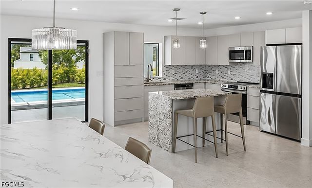 2800 NW 10th ST, Cape Coral, FL 33993