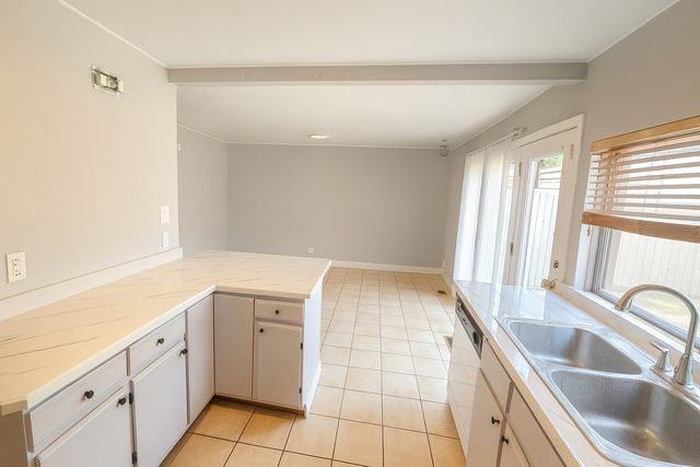 5567 Court F 5567, Hanover Park, IL 60133