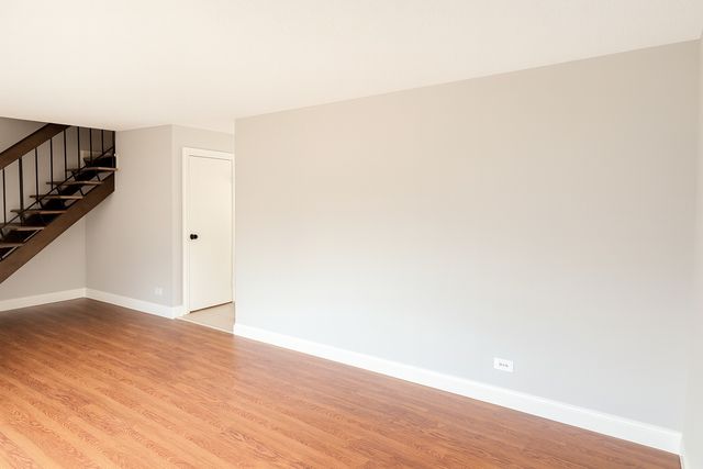 5567 Court F 5567, Hanover Park, IL 60133