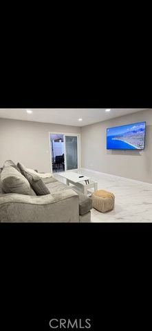 16682 Goldenwest 2, Huntington Beach, CA 92647