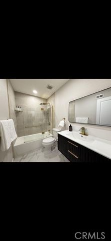 16682 Goldenwest 2, Huntington Beach, CA 92647