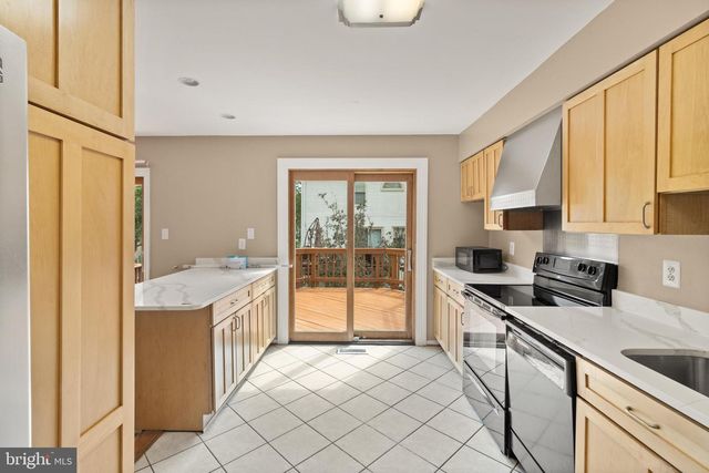 6168 FOREST CREEK CT, Springfield, VA 22152