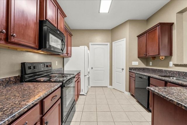 322 Shoshone Ridge Drive, La Marque, TX 77568