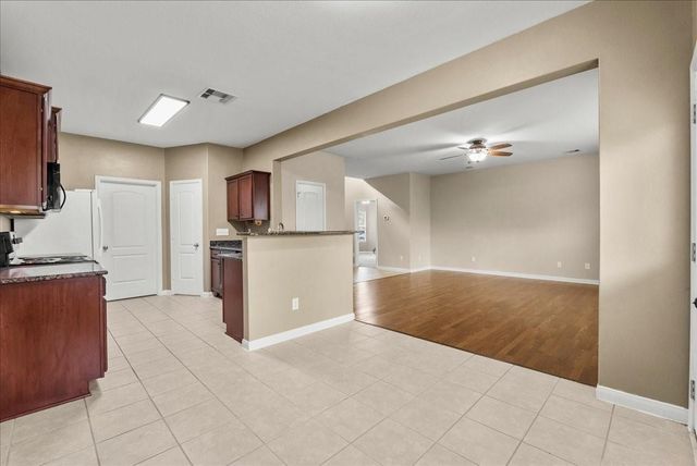 322 Shoshone Ridge Drive, La Marque, TX 77568