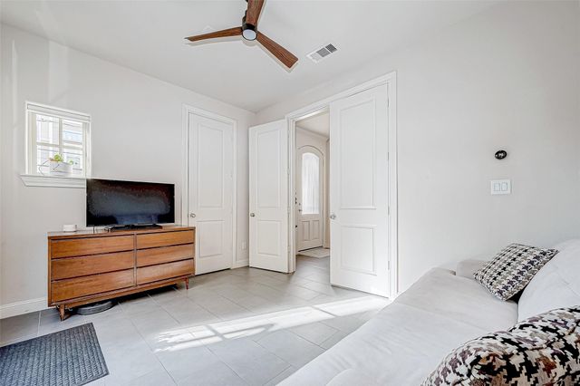 2524 Sherwin Street, Houston, TX 77007