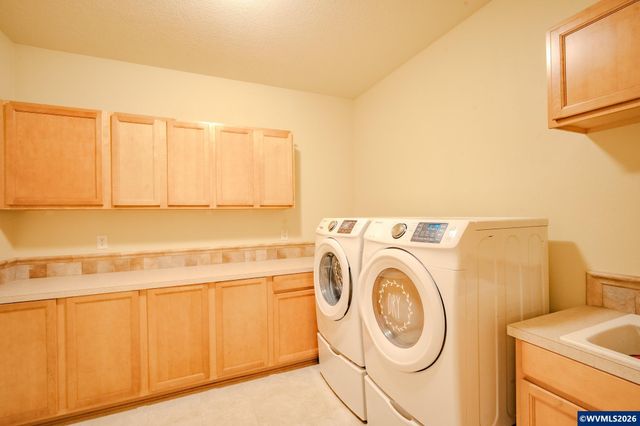 9692 Willamette St, Aumsville, OR 97325