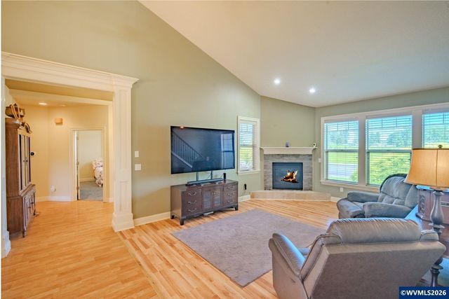 9692 Willamette St, Aumsville, OR 97325