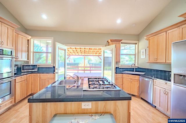 9692 Willamette St, Aumsville, OR 97325