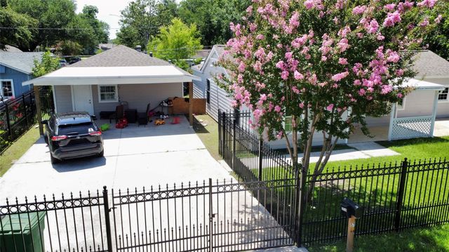 5701 Luna Street, Houston, TX 77076