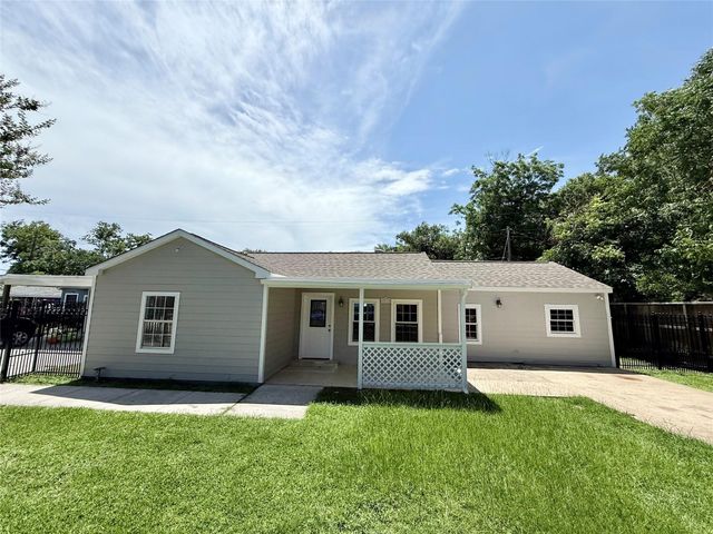 5701 Luna Street, Houston, TX 77076