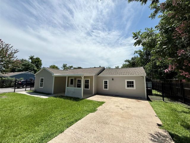 5701 Luna Street, Houston, TX 77076