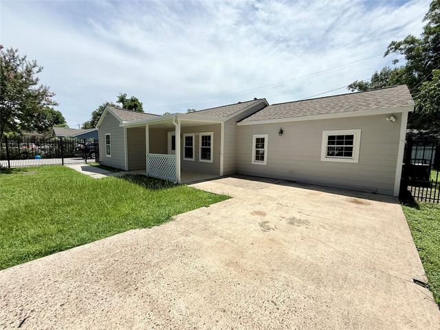 5701 Luna Street, Houston, TX 77076