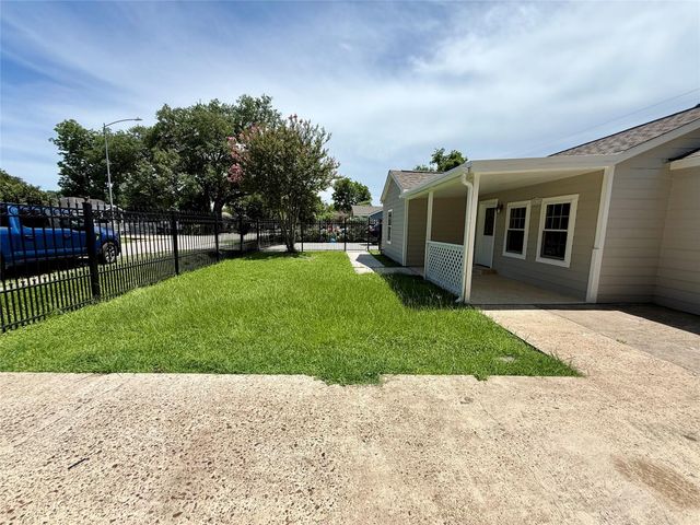 5701 Luna Street, Houston, TX 77076