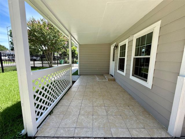 5701 Luna Street, Houston, TX 77076
