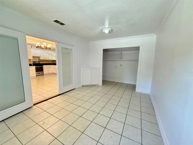 5701 Luna Street, Houston, TX 77076
