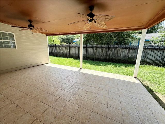 5701 Luna Street, Houston, TX 77076