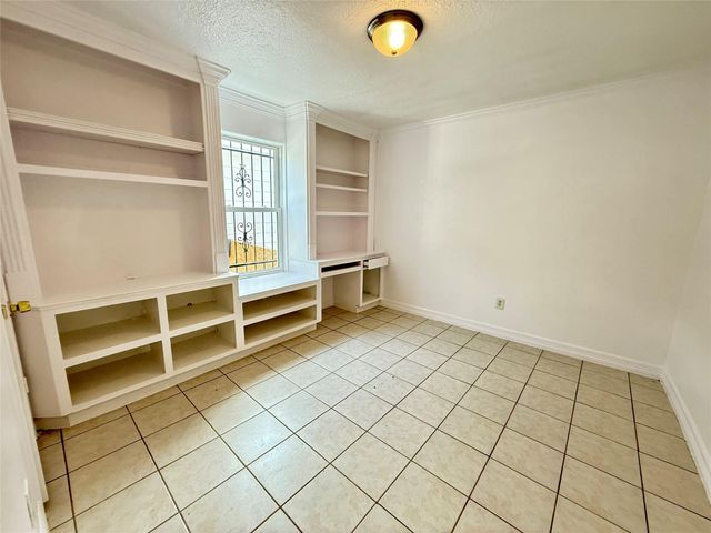 5701 Luna Street, Houston, TX 77076