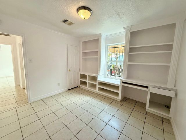 5701 Luna Street, Houston, TX 77076