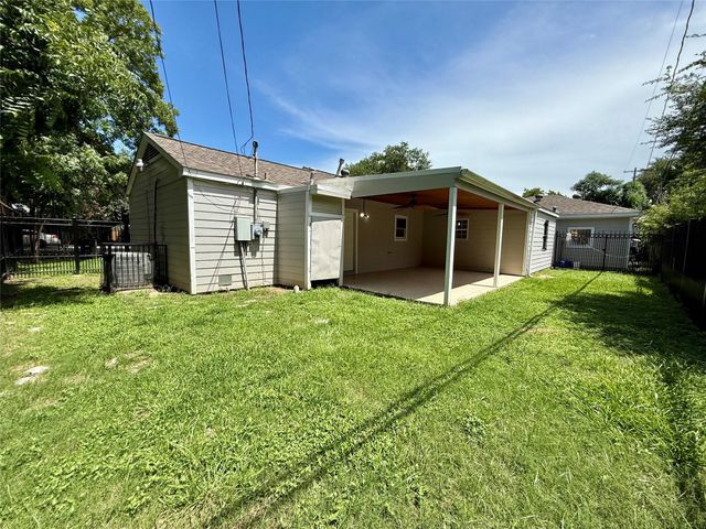 5701 Luna Street, Houston, TX 77076