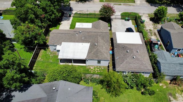 5701 Luna Street, Houston, TX 77076