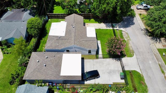 5701 Luna Street, Houston, TX 77076