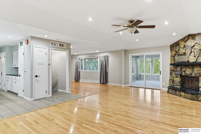 2226 S 91st Street, Omaha, NE 68124