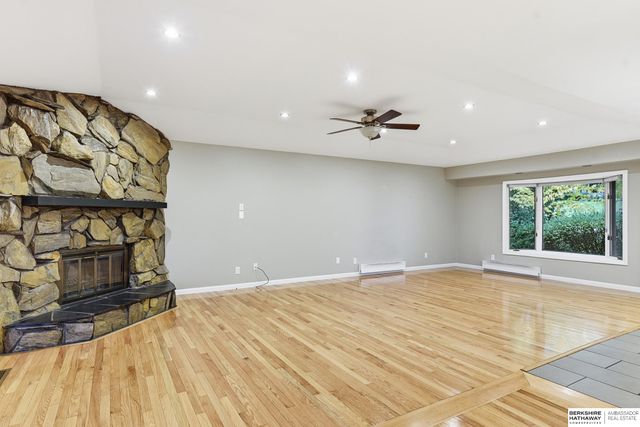 2226 S 91st Street, Omaha, NE 68124