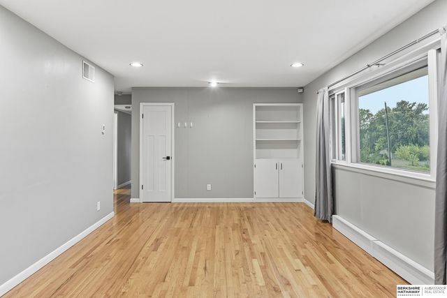 2226 S 91st Street, Omaha, NE 68124