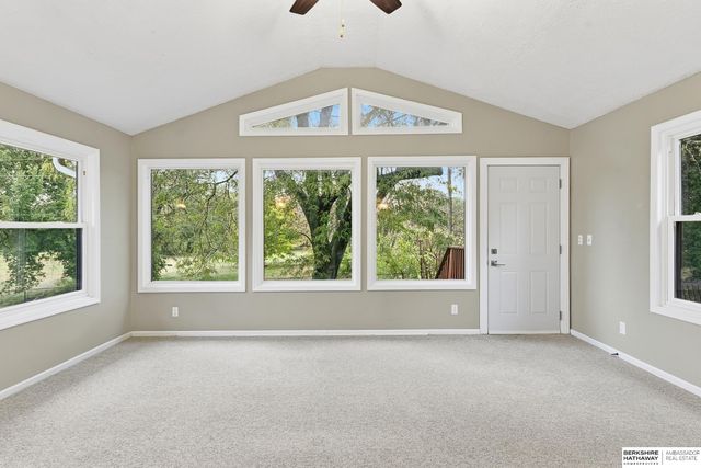 2226 S 91st Street, Omaha, NE 68124