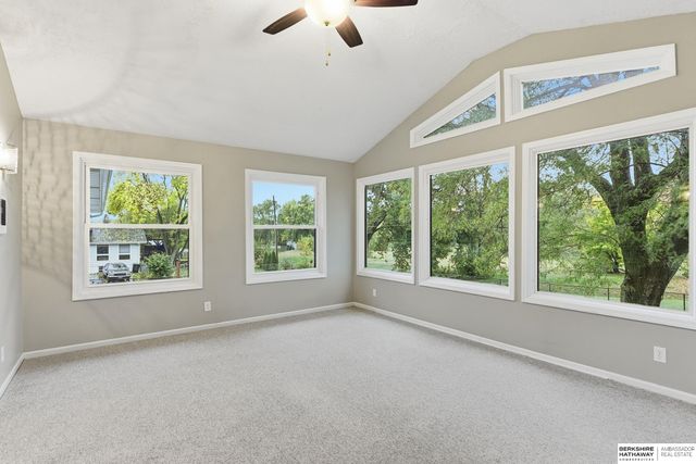 2226 S 91st Street, Omaha, NE 68124