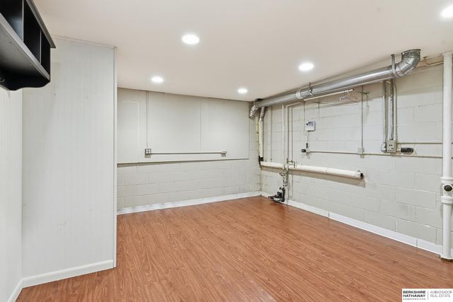 2226 S 91st Street, Omaha, NE 68124