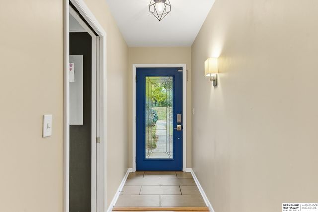 2226 S 91st Street, Omaha, NE 68124