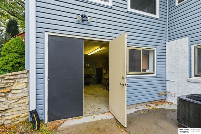 2226 S 91st Street, Omaha, NE 68124