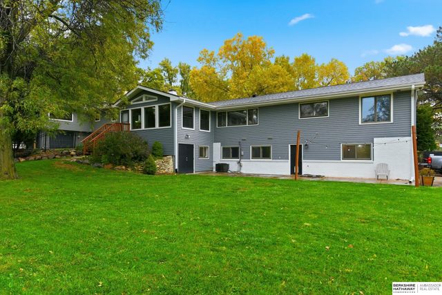 2226 S 91st Street, Omaha, NE 68124