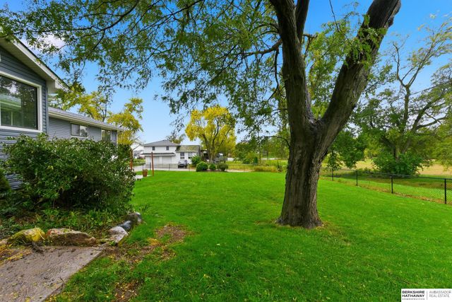 2226 S 91st Street, Omaha, NE 68124