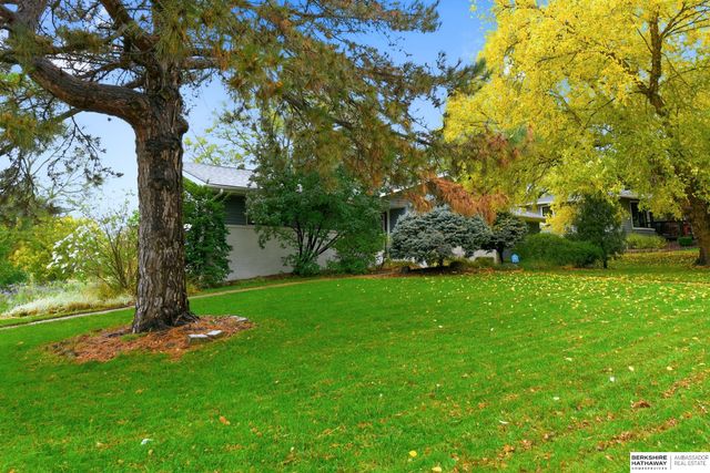 2226 S 91st Street, Omaha, NE 68124