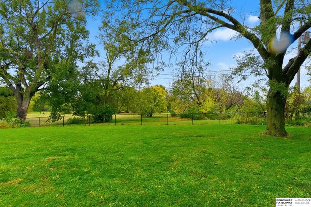 2226 S 91st Street, Omaha, NE 68124