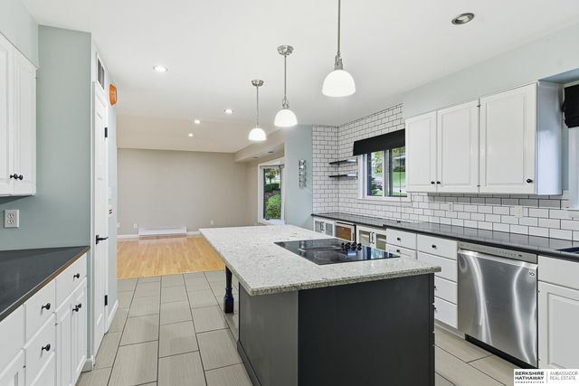 2226 S 91st Street, Omaha, NE 68124