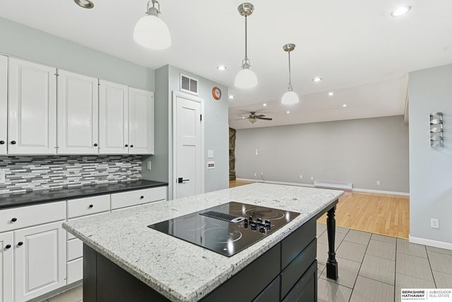 2226 S 91st Street, Omaha, NE 68124