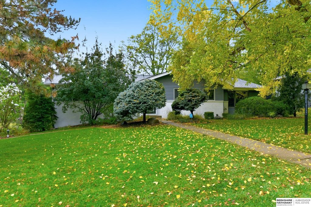 2226 S 91st Street, Omaha, NE 68124