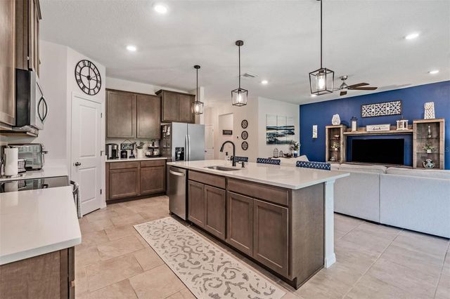 6862 BROAD RIVER AVENUE, Land O Lakes, FL 34638