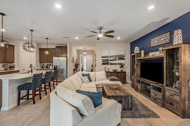 6862 BROAD RIVER AVENUE, Land O Lakes, FL 34638