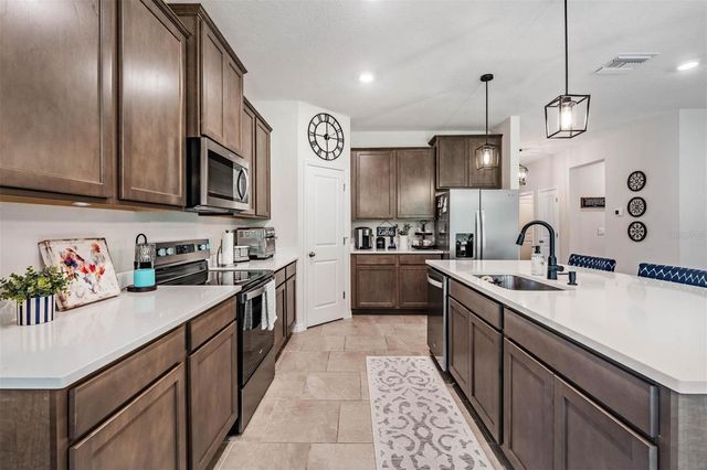 6862 BROAD RIVER AVENUE, Land O Lakes, FL 34638