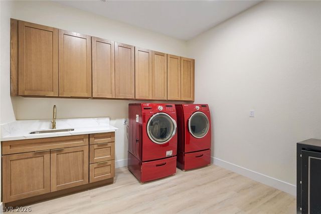 7540 Crystal Cave Drive, Las Vegas, NV 89117