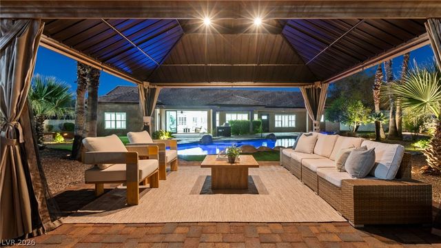 7540 Crystal Cave Drive, Las Vegas, NV 89117