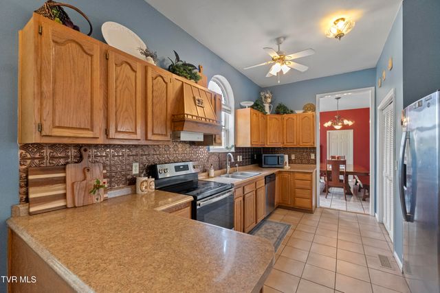 1005 Jackson Hollow Road, Mosheim, TN 37818