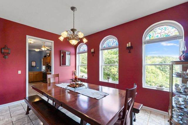 1005 Jackson Hollow Road, Mosheim, TN 37818