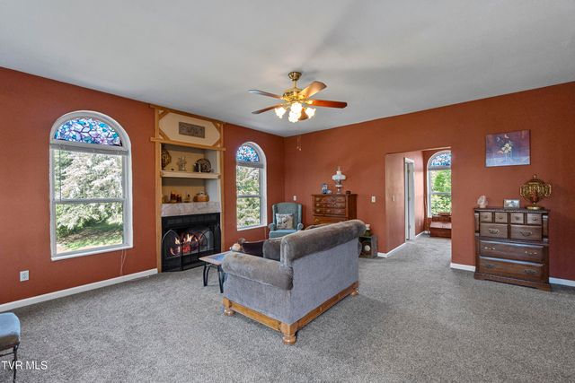 1005 Jackson Hollow Road, Mosheim, TN 37818