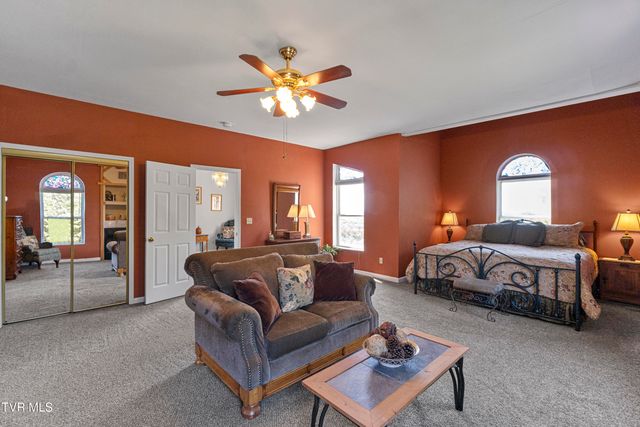 1005 Jackson Hollow Road, Mosheim, TN 37818
