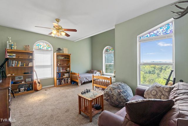 1005 Jackson Hollow Road, Mosheim, TN 37818